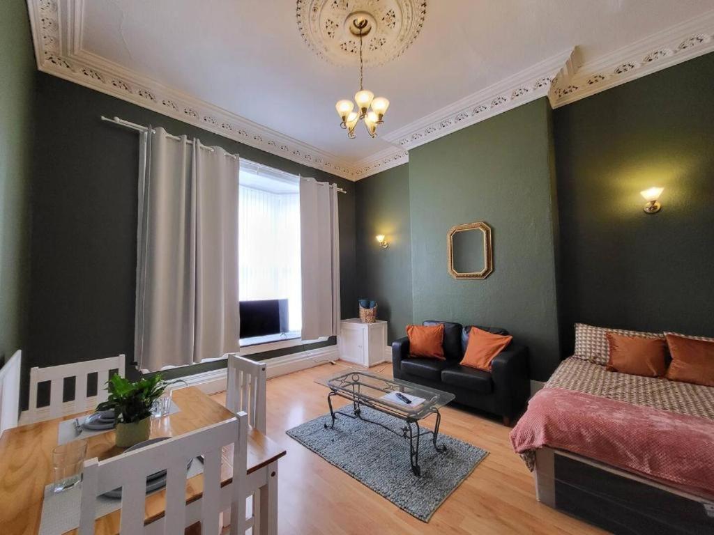 Digbeth City Centre Apartment Sleeps 12 Opposite Coach Station Birmingham Buitenkant foto